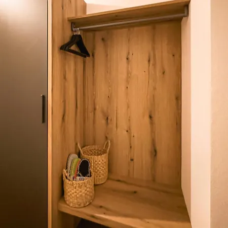 アパート Alpenluxus Presents - Irmis Zillertalblick With Cozy Living Area And Car Park シュリッタース