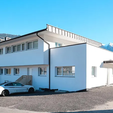 Alpenluxus Presents - Irmis Zillertalblick With Cozy Living Area And Car Park アパート